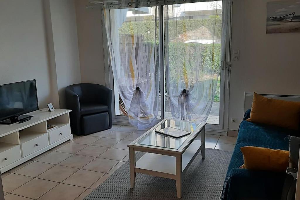 Hyper Centre De Sarzeau, Grand Appartement Au Calme Avec Jardinet Extérieur photo